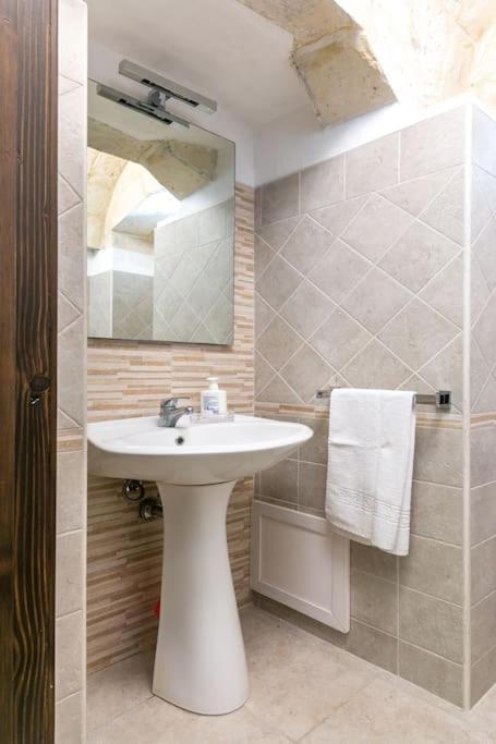 Dimora Del '500 In Zona Santa Croce Apartment เลชเช ภายนอก รูปภาพ